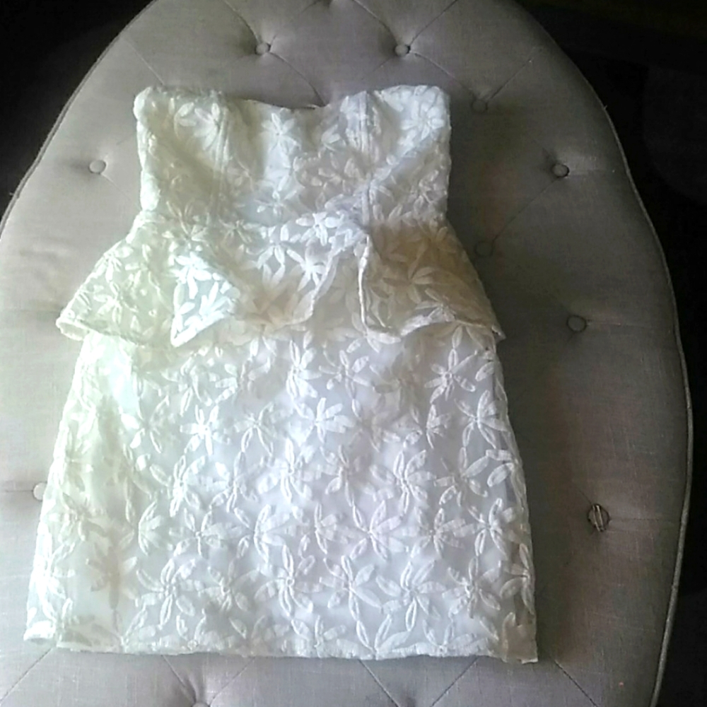 Nwt Peplum dress. Sz 6.stunning